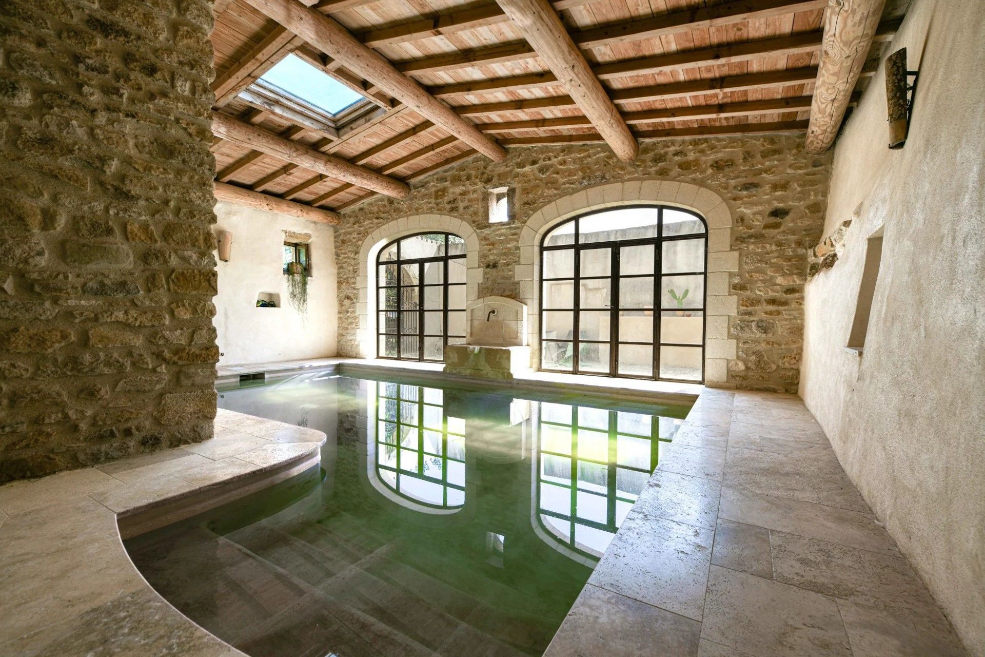 Photos Maison de caractère rénovée près d’Uzès avec jardin, piscine et potentiel d’aménagement