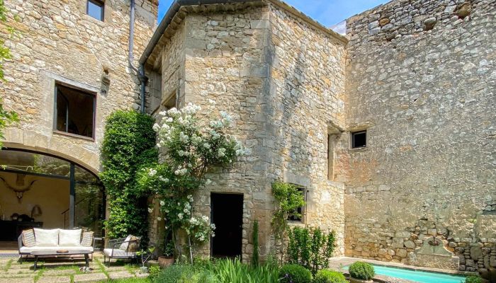 Historisch vastgoed te koop Uzès, Occitanie,  Frankrijk