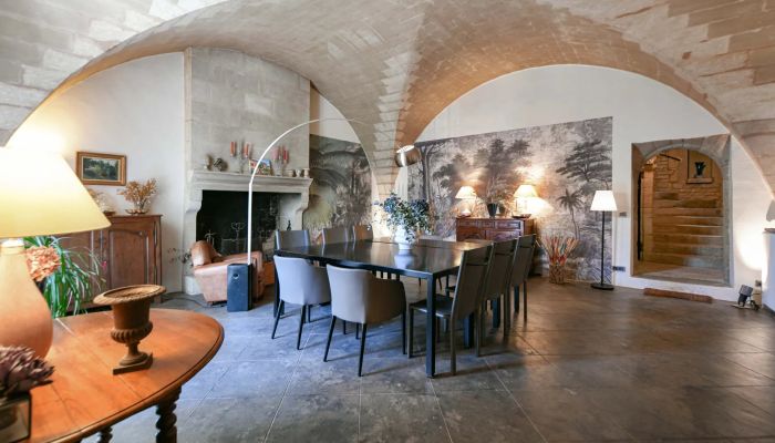 Demeure de caractère avec cour intérieure et 7 suites près d’Uzès