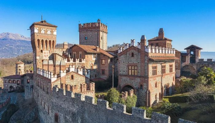 Château médiéval à vendre Pavone Canavese, Piémont,  Italie