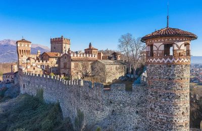 Burcht te koop Pavone Canavese, Piemonte, Dronefoto