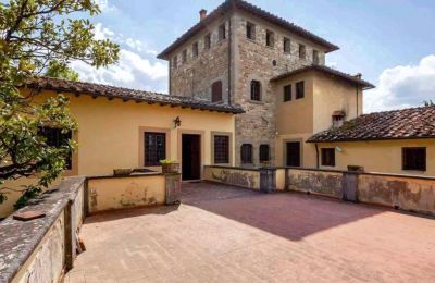 Château médiéval à vendre Vicchio, Toscane, Cour intérieure