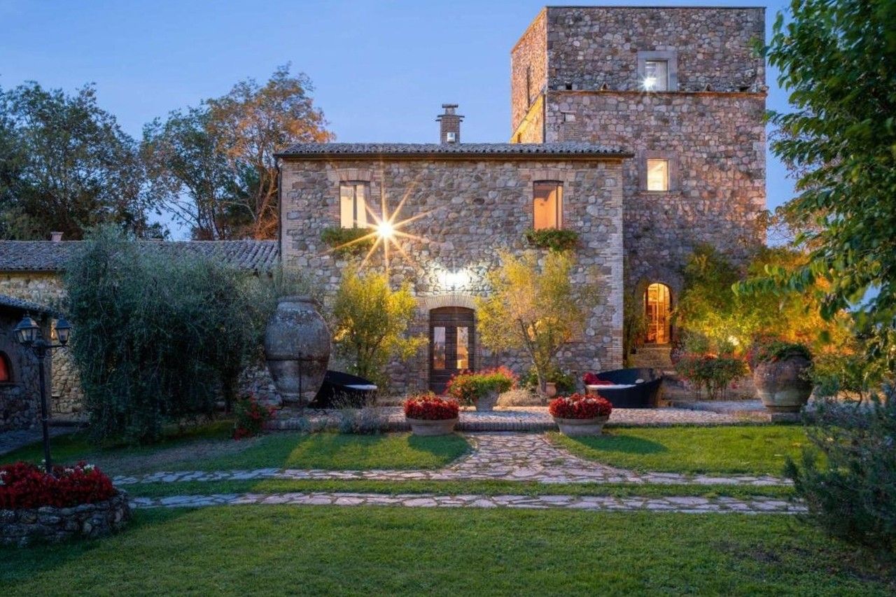 Photos Propriété aux racines médiévales en Ombrie près de Cortona