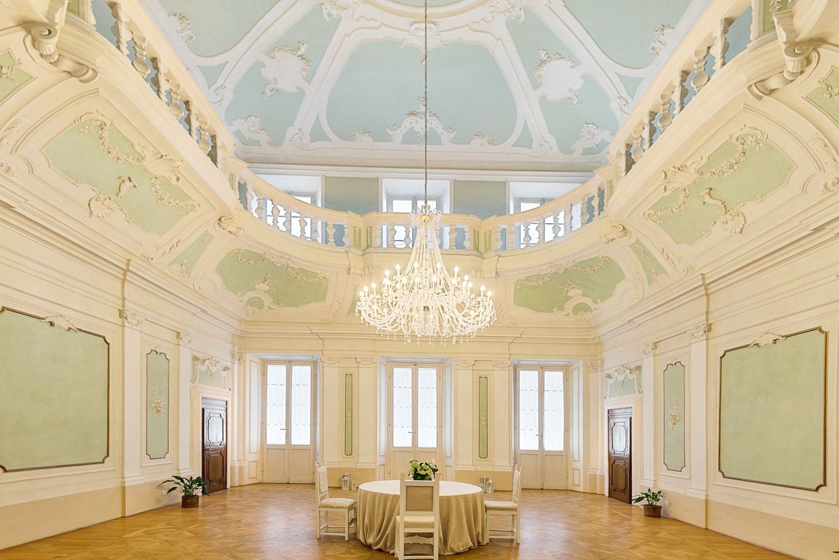 Images Paleis in de historische binnenstad van Siena – 700 m² met feestzaal en rococo stucwerk