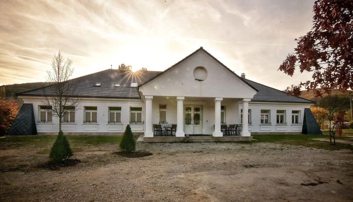 Manoir à vendre Trenčiansky kraj, okres Trenčín, Melčice - Lieskové, Melčice,  Slovaquie
