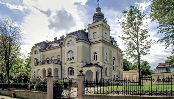 Historische villa te koop Bielsko-Biała, Silezië,  Polen