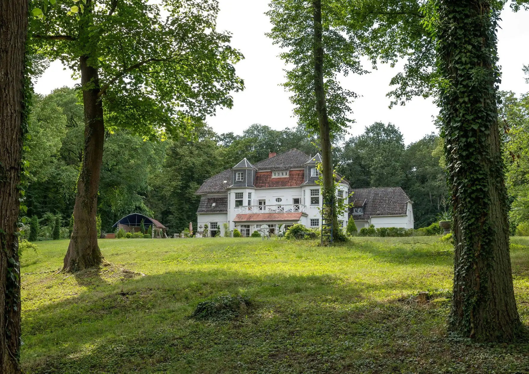 Images Villa mit privatem Seezugang im Norden von Berlin