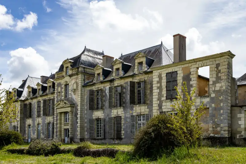 Kasteel te koop Thouars, Nouvelle-Aquitaine,  Frankrijk, 2