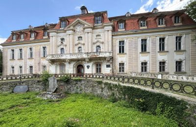 Kasteel te koop Roztocznik, Pałac w Roztoczniku, Neder-Silezië,, Vooraanzicht