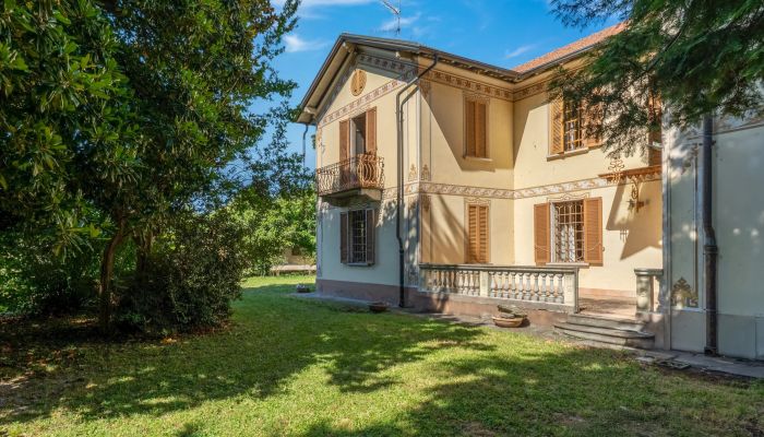 Demeure historique à vendre 28040 Lesa, Piémont,  Italie