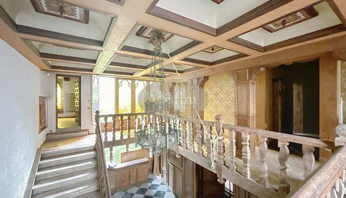Maison de maître avec grand potentiel à 15 minutes de Lourdes dans les Pyrénées