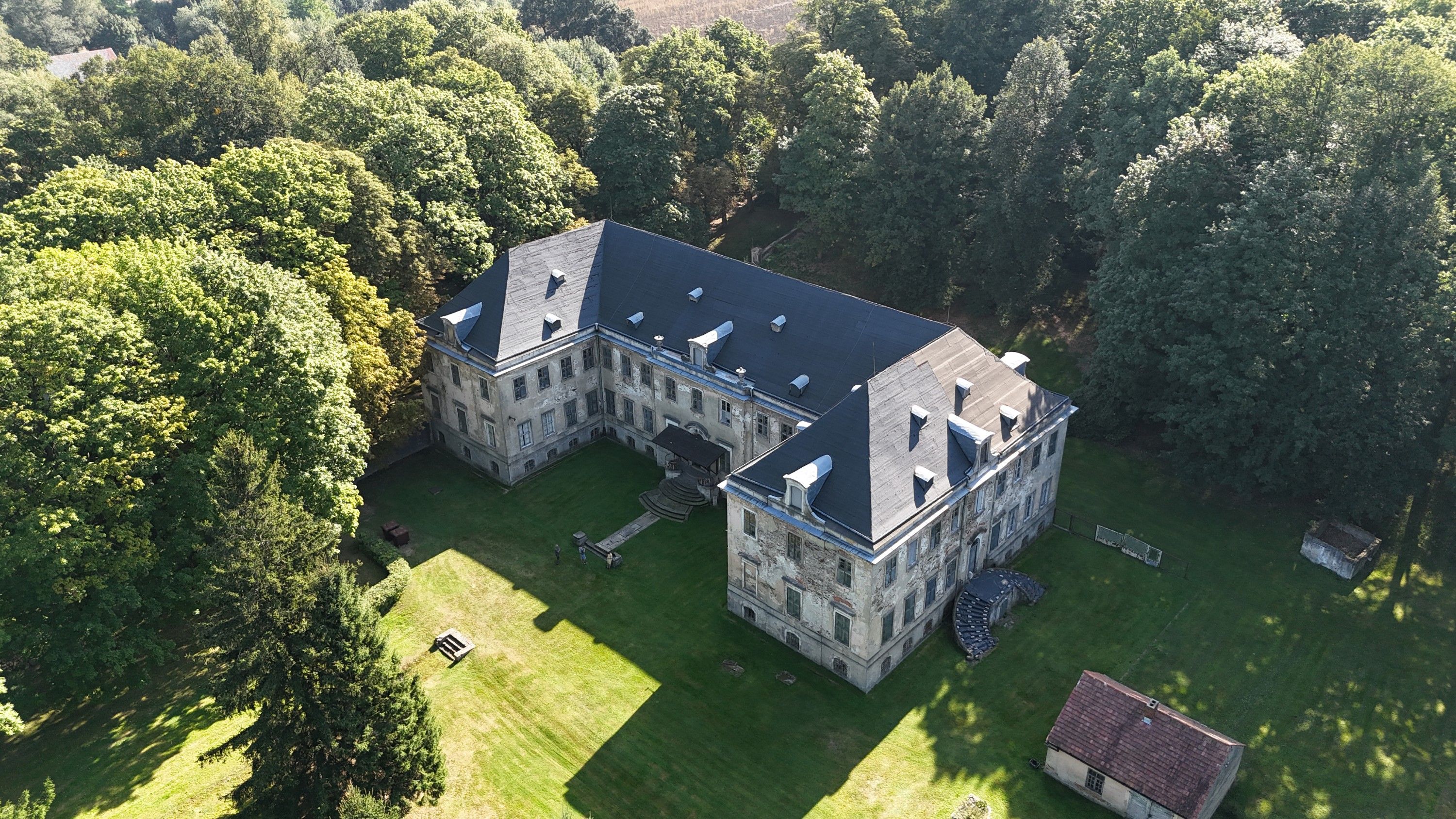 Images Kasteel- en parkensemble in Pobiedna, Neder-Silezië