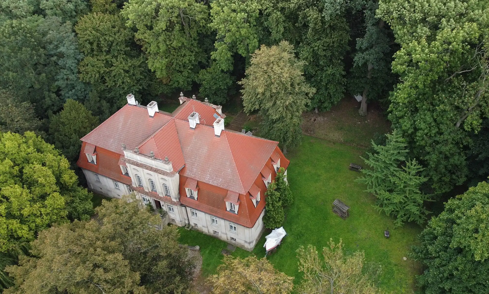 Images Barok landhuis in Groot-Polen - originele rococo balzaal