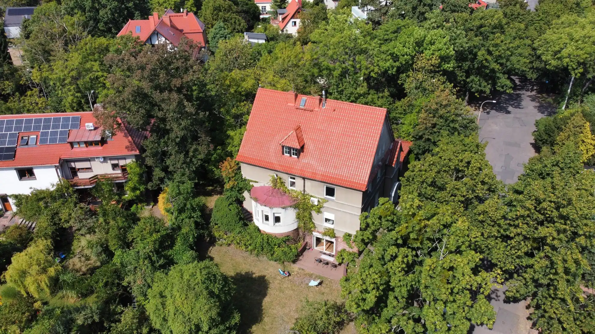 Images Villa mit Garten in Breslau - Wohnen und Gewerbe