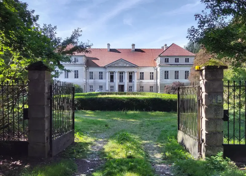 Kasteel te koop Siedlec, Groot-Polen,  Polen, 1