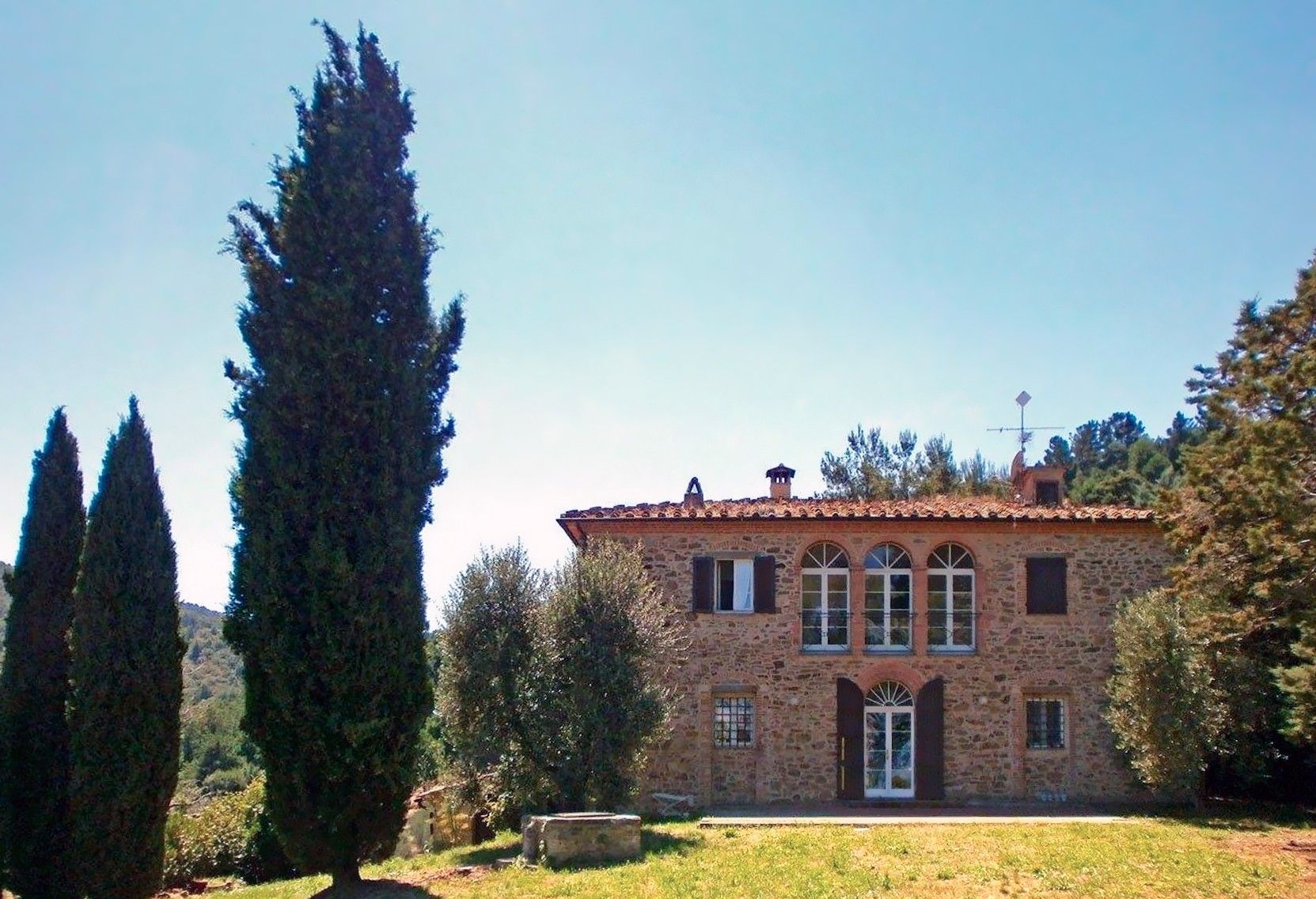 Images Gerenoveerd Toscaans landhuis met olijfgaard