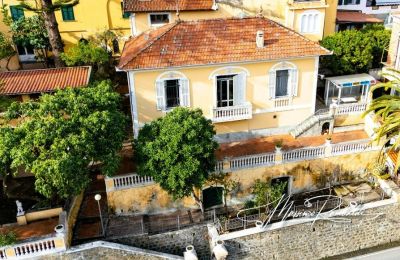 Biens historiques, Demeure à Taggia : style Liberty avec vue sur la mer et jardin historique