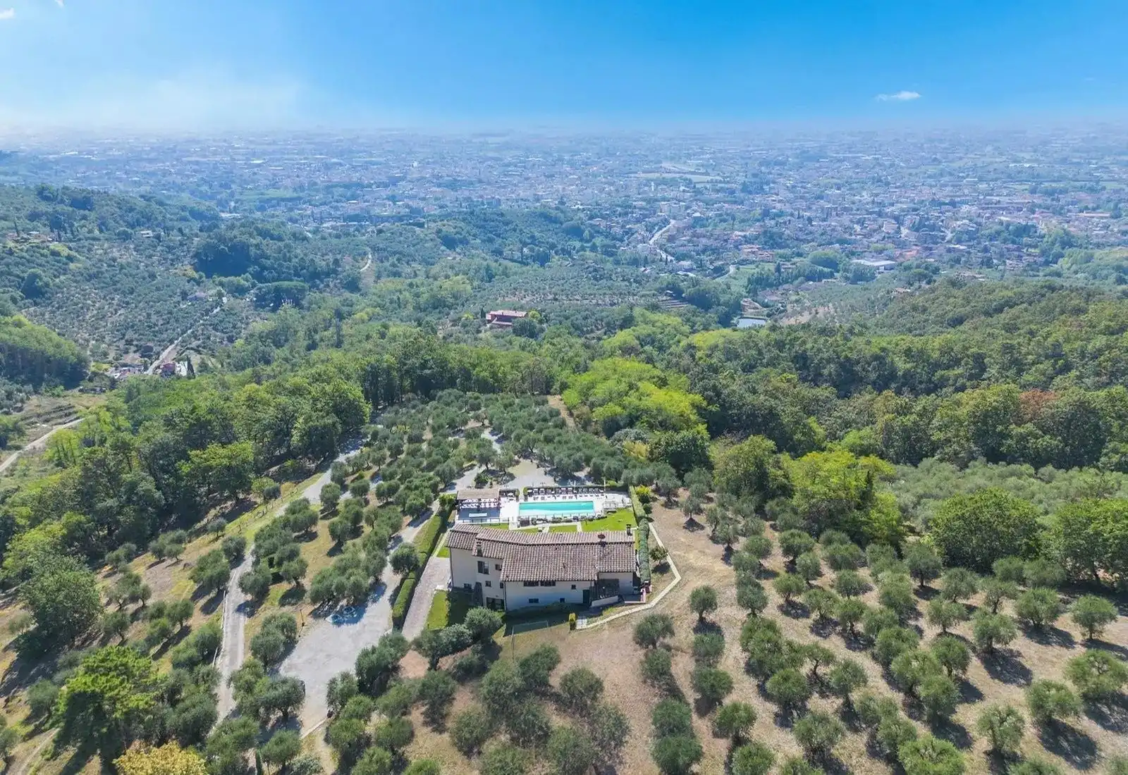 Images Villa Marsetti: Toskana-Landhaus in Panoramalage mit Olivenhain und Pool bei Montecatini Terme