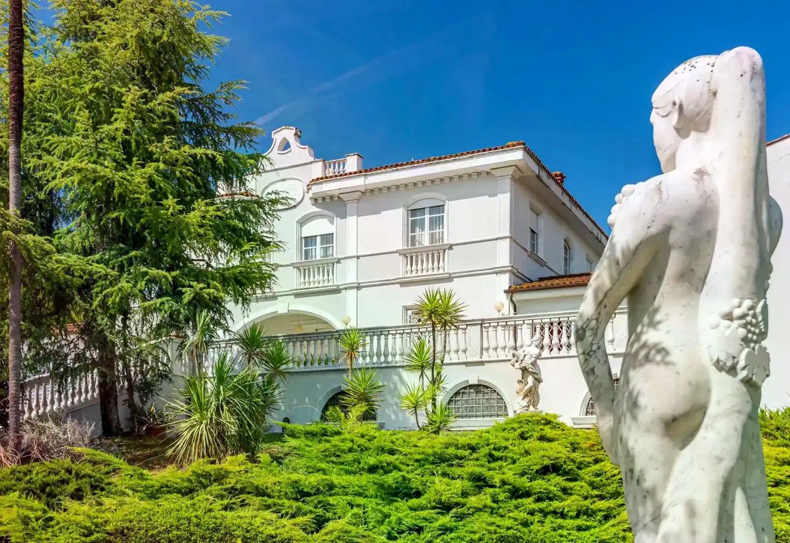 Images Villa Beatrice in Toscane met 1,4 ha park, wijngaard en zwembad