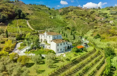 Historische villa te koop Saldina, Toscane, Dronefoto