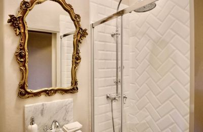 Historische villa te koop Loro Ciuffenna, Toscane, Badkamer