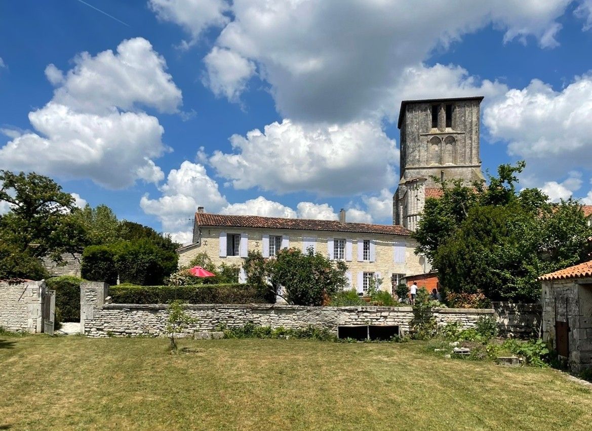Images Ancienne commanderie templiers rénovée