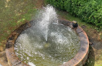 Kasteel te koop 84375 Kirchdorf am Inn, Hofmarkstraße 2, Bayern, großer Springbrunnen