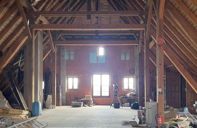Kasteel te koop 84375 Kirchdorf am Inn, Hofmarkstraße 2, Bayern, ausbaubarer Dachboden (ca. 200m², ca. 7 m hoch) (über Versorgungsschacht voll erschlossen)