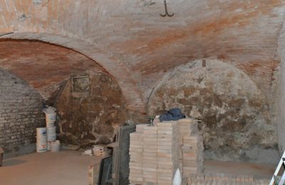 Kasteel te koop 84375 Kirchdorf am Inn, Hofmarkstraße 2, Bayern, Gewölbekeller mit Tuffsteinwand