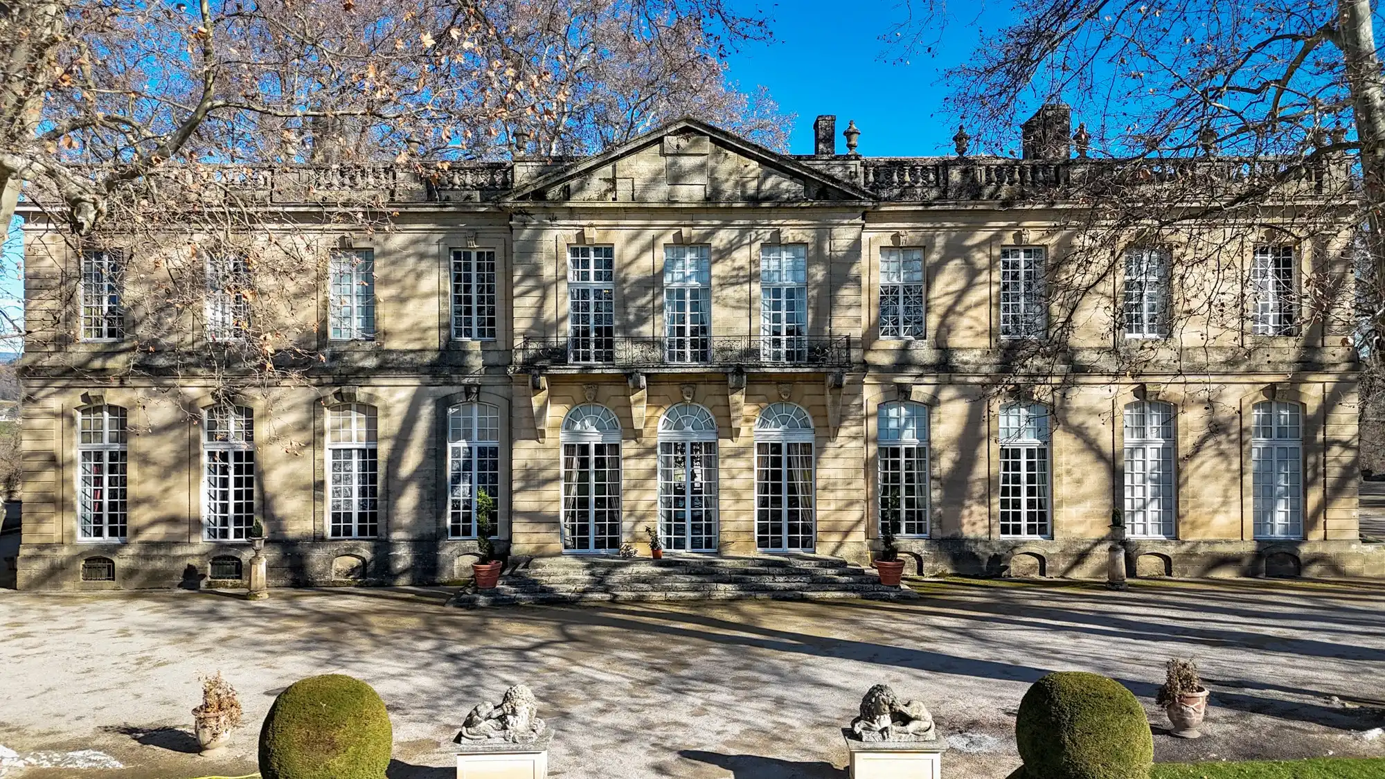 Photos Klassizistisches Château in der Haute Provence