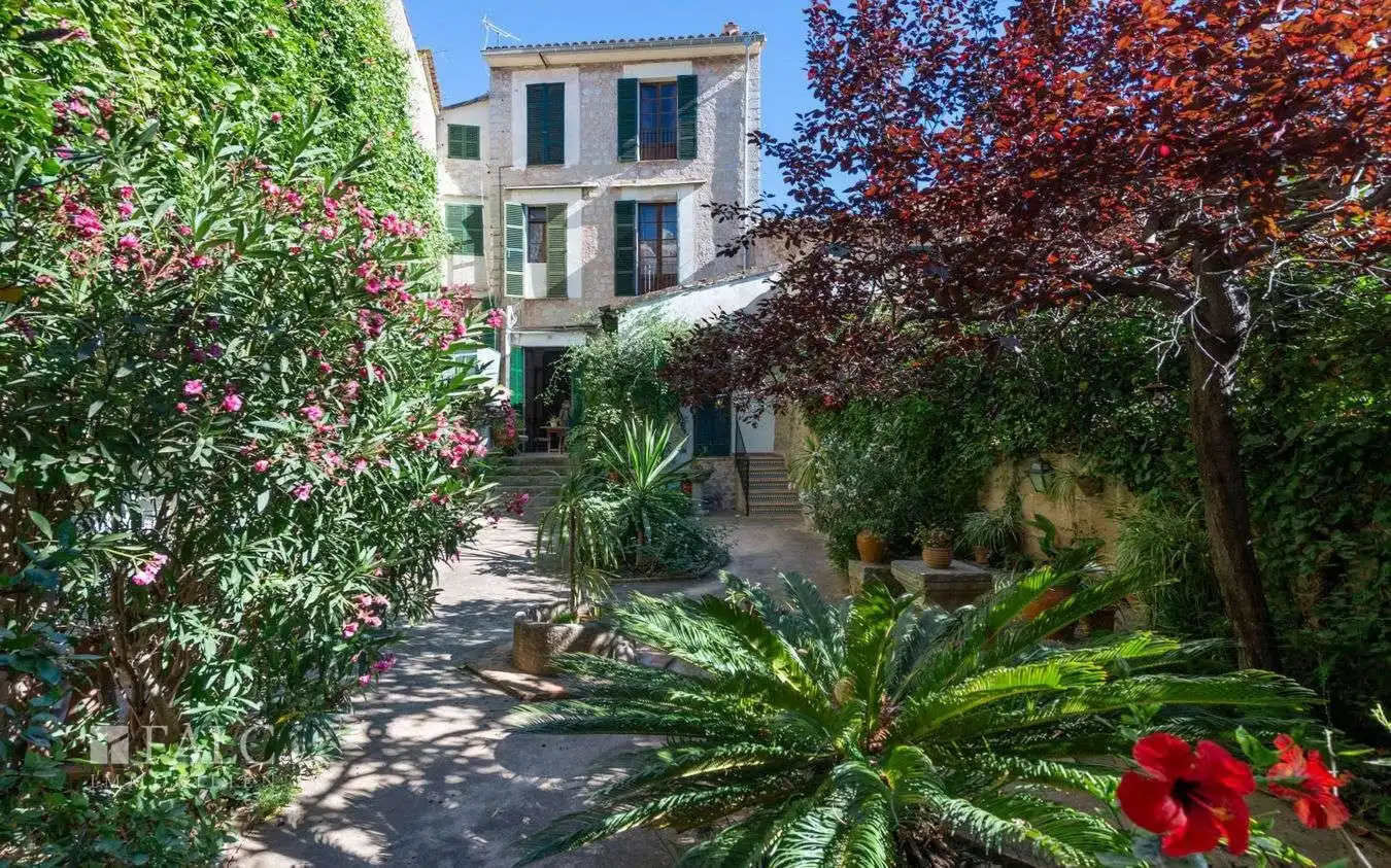 Photos Stadtpalais mit Garten in Sóller