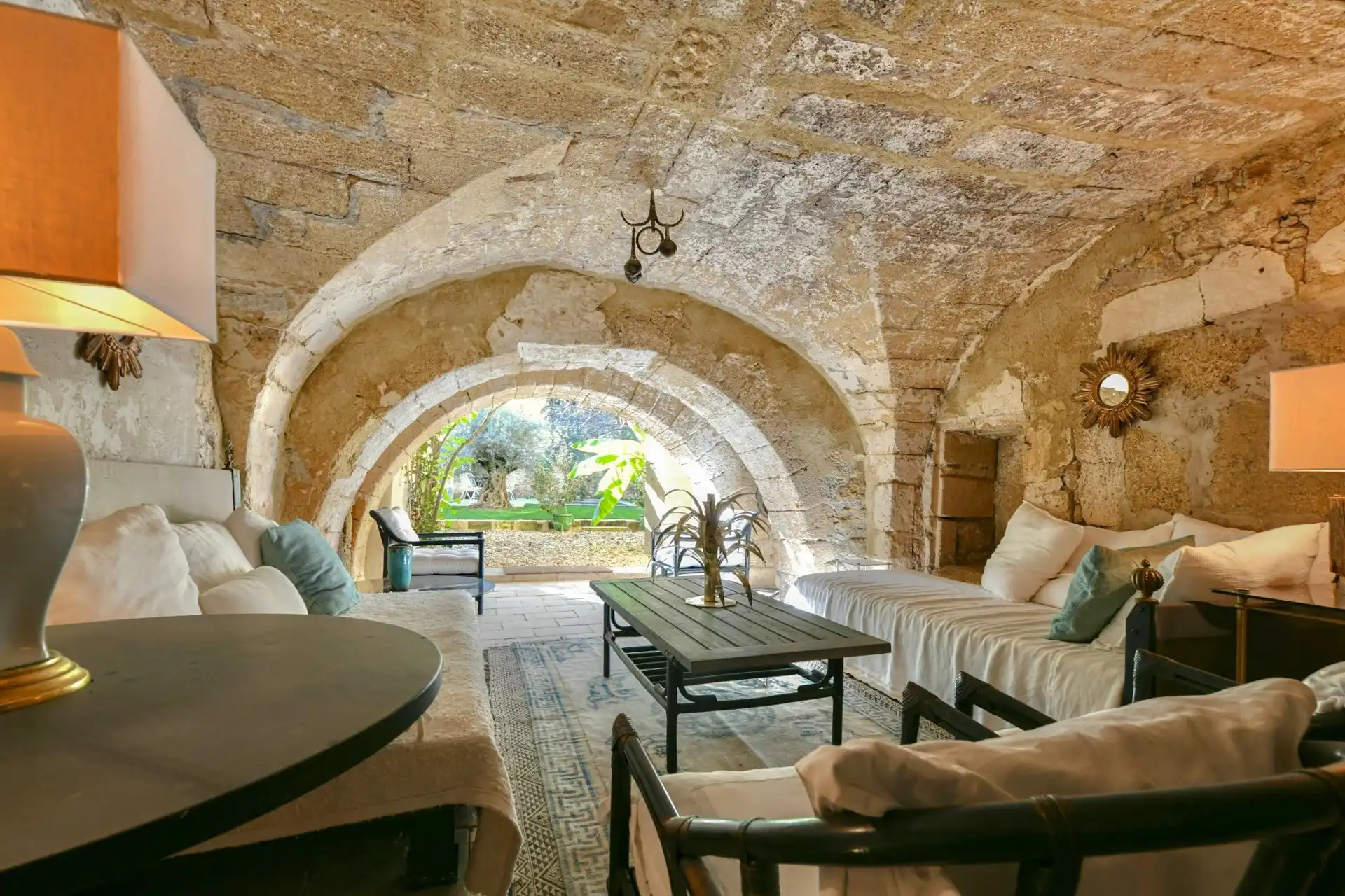 Photos Herausragende Sanierung: Haus Nähe Uzès mit Garten und Pool