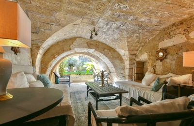 Propriété historique à vendre Uzès, Occitanie, Image 1/46