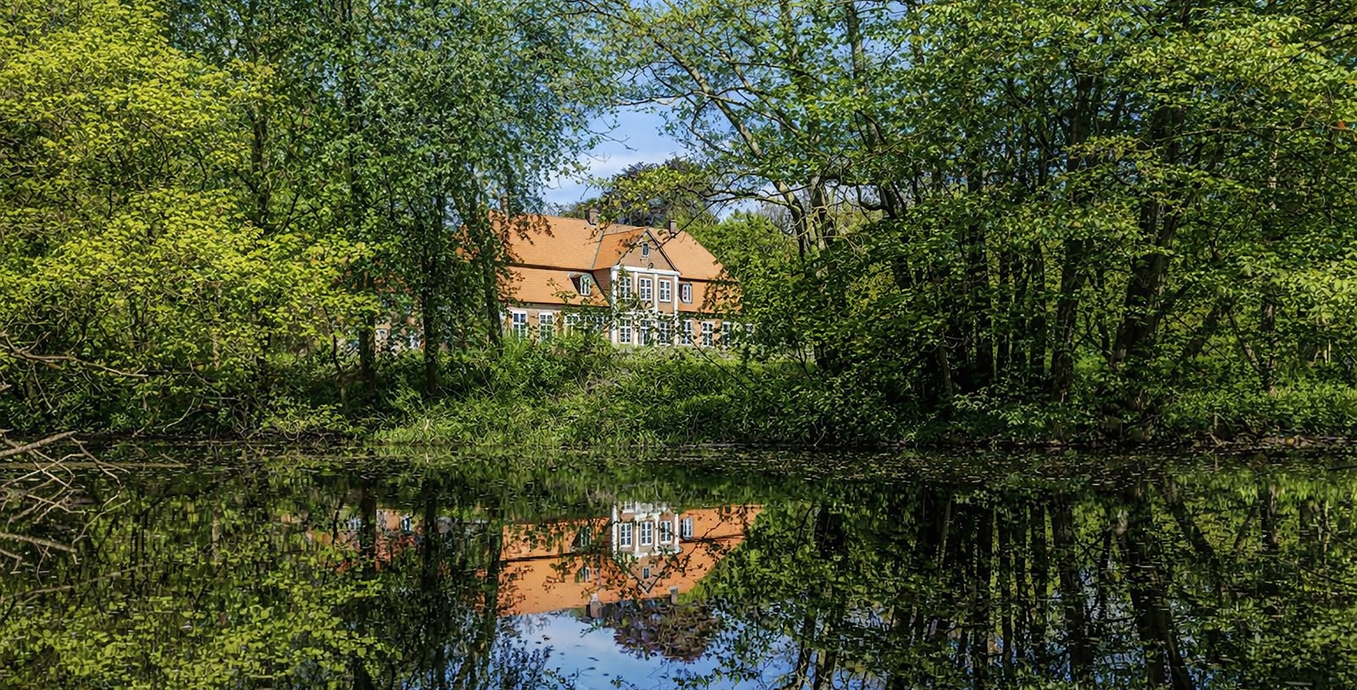 Photos Manoir baroque authentique avec douves, proche de la mer Baltique et du Danemark