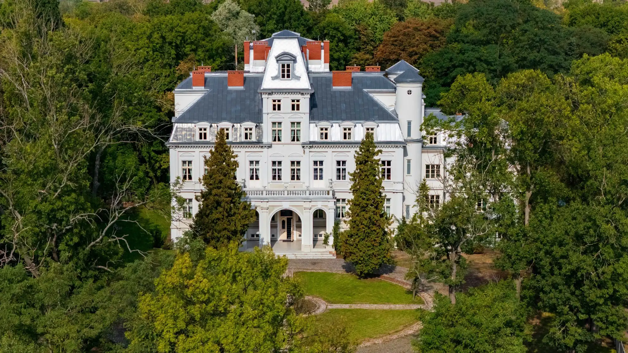 Images Pałac Malina – XIXwieczna perła architektury