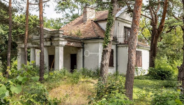 Historische villa te koop Konstancin-Jeziorna, Mazovië
