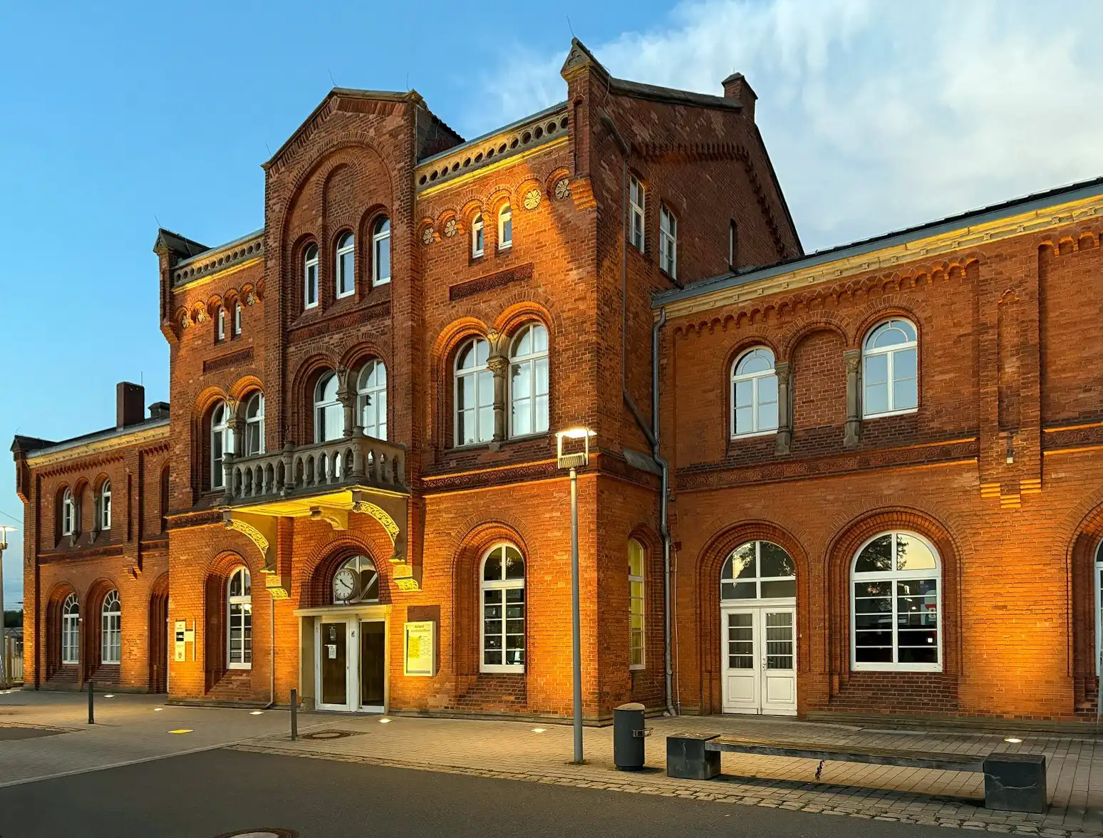 Images Voormalig stationsgebouw uit 1873 in Diepholz
