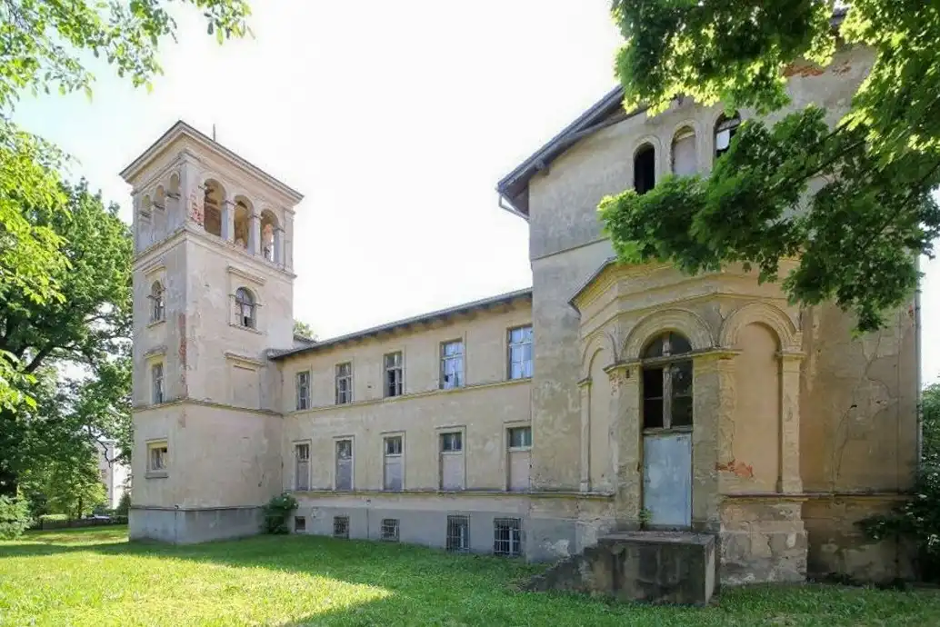Photos Zabytkowa Loża masońska w Jaworze - 45 km od granic Wrocławia, nowy dach, piękny ogród