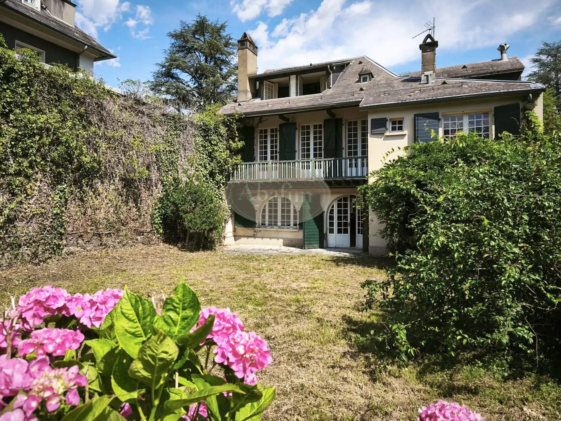 Photos Villa in Bagnères-de-Luchon mit großem Garten und Pyrenäenblick