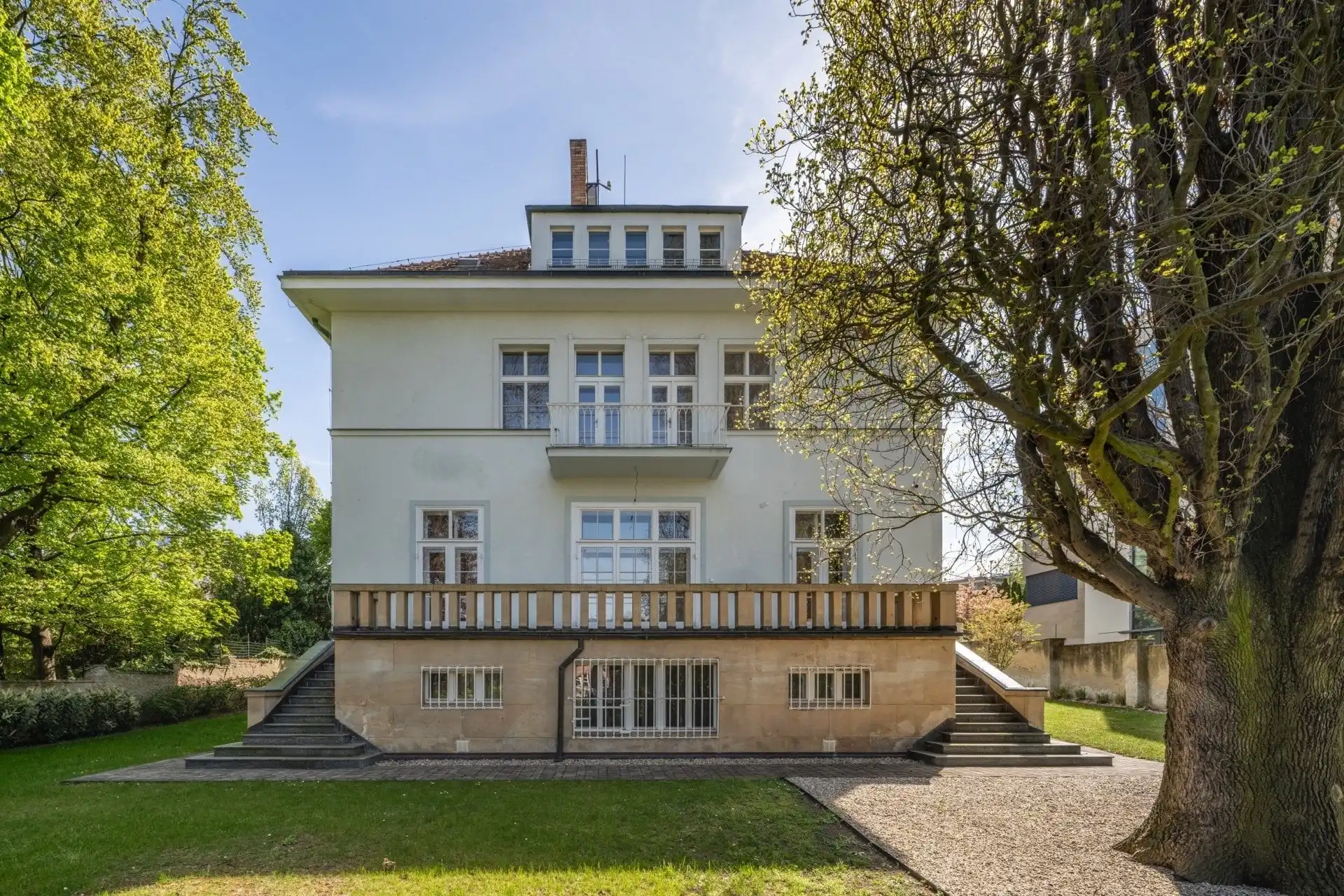 Images Villa im Diplomatenviertel Prag-Bubeneč