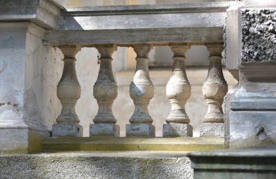 Historische villa te koop Koszalin, Marszałka Józefa Piłsudskiego 53, West-Pommeren, balustrada,taras,kamień