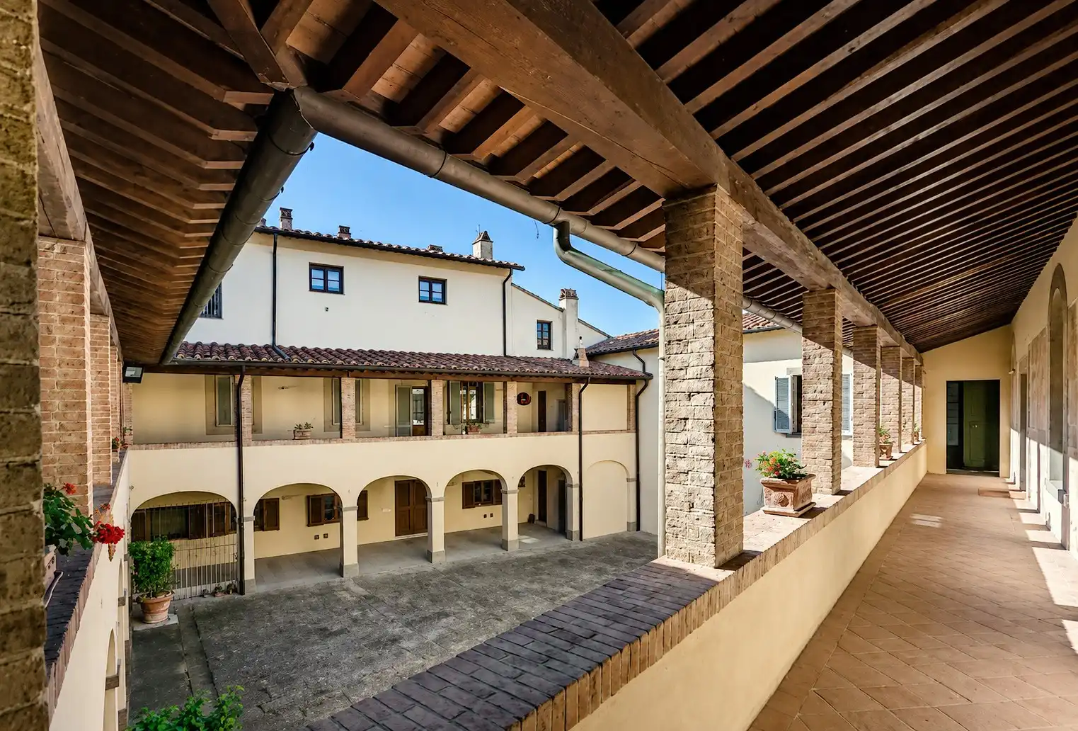 Images Wohnen im Kloster: 180 m²-Apartment in der Villa Montecchio bei Pisa