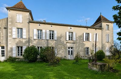 Landhuis te koop Condéon, Nouvelle-Aquitaine, Foto 1/11