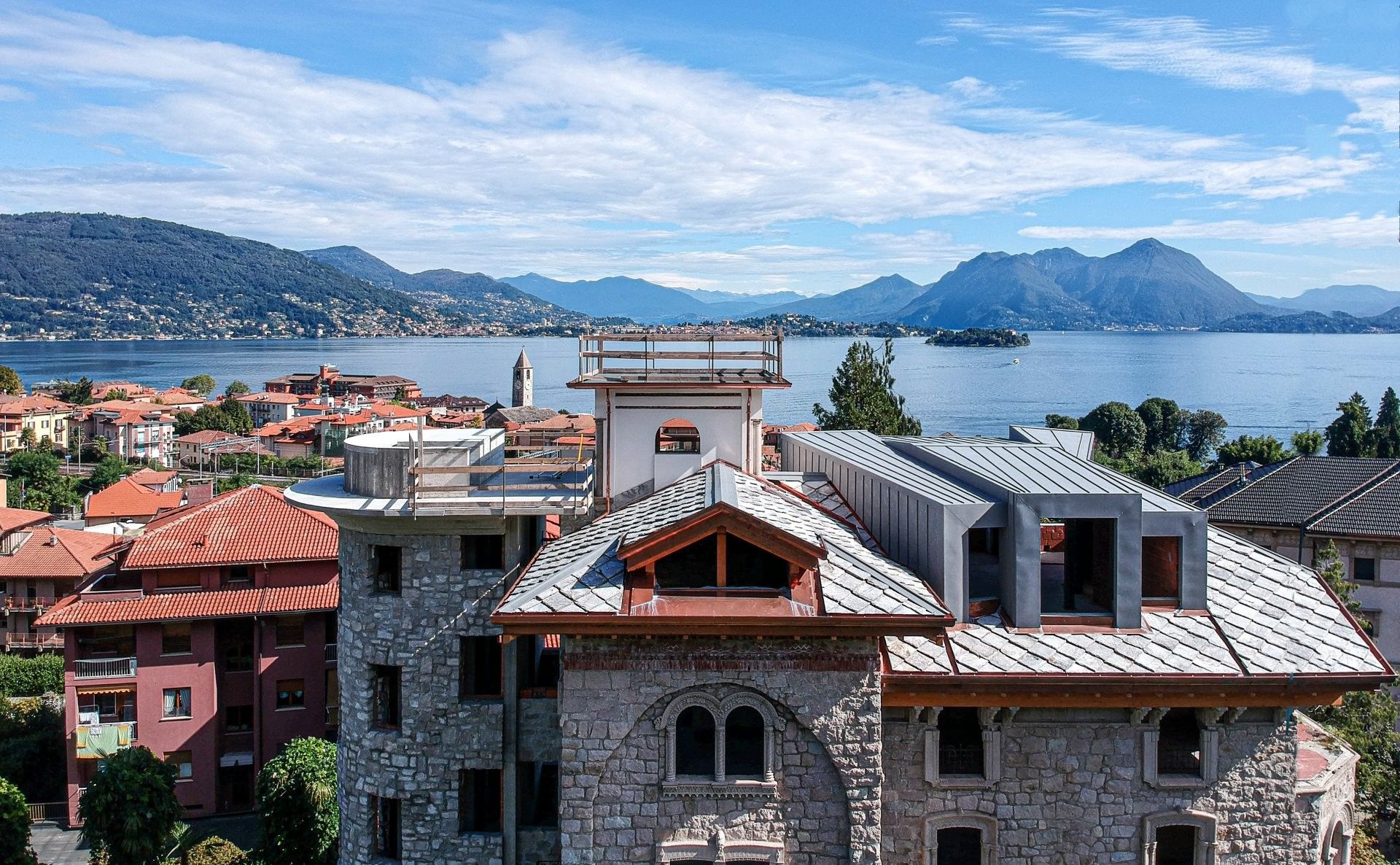 Images Te renoveren Jugendstilvilla in het pittoreske Baveno