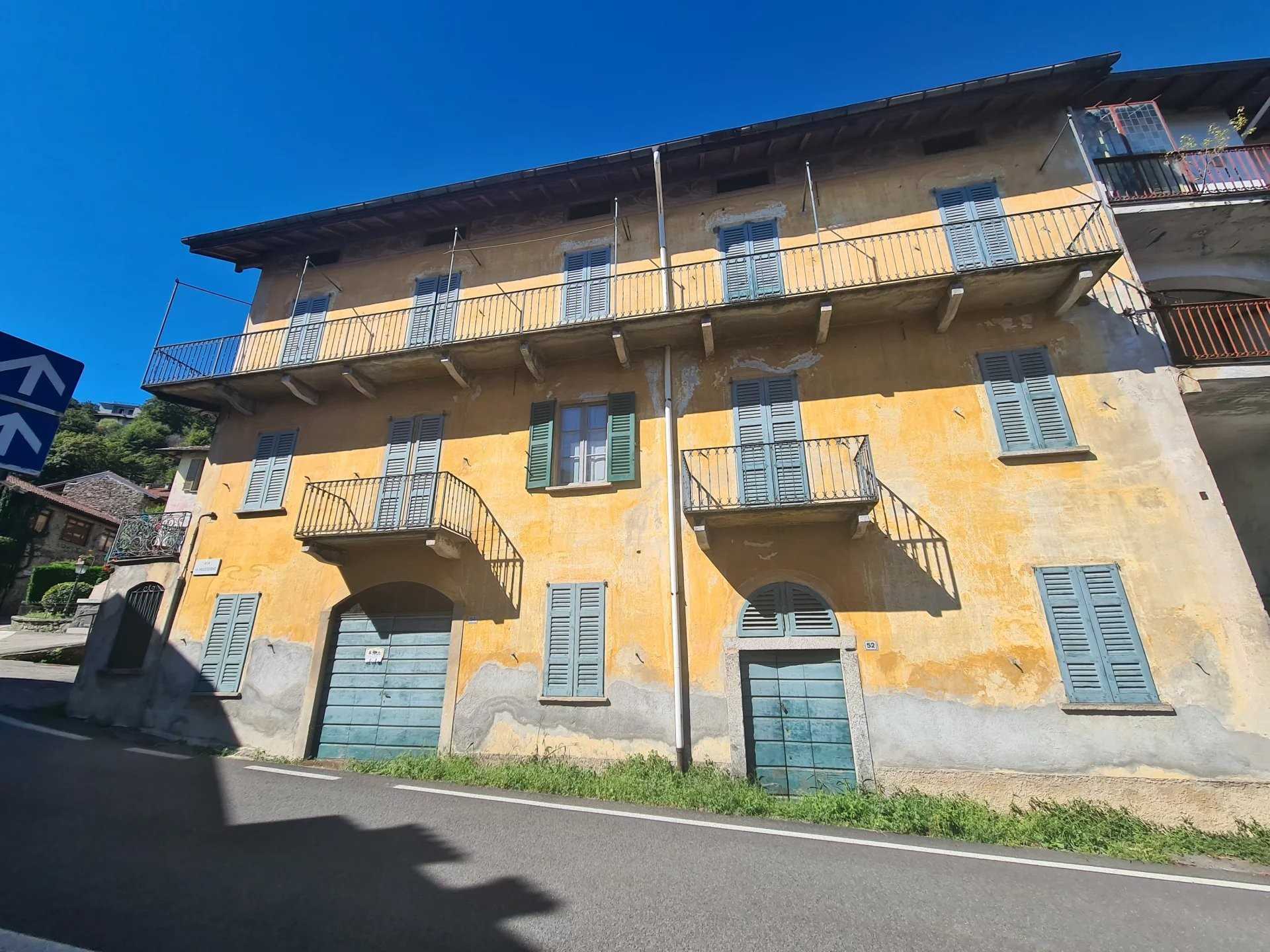 Images Historisch dorpshuis met uitzicht op het meer aan het Lago Maggiore