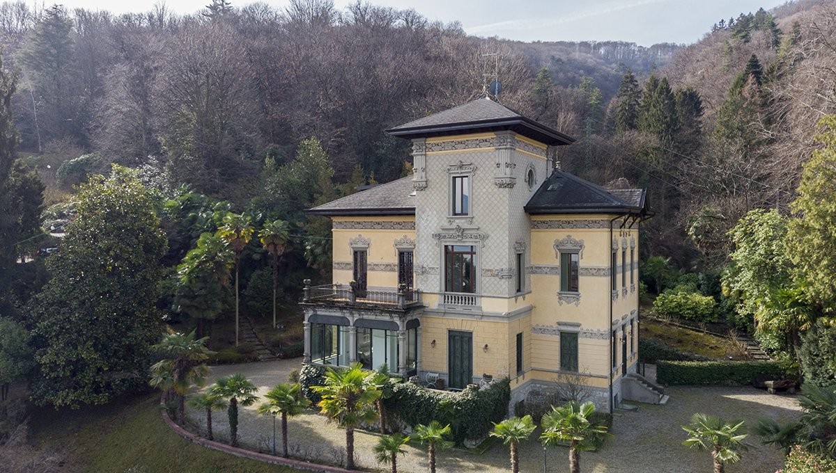 Photos Prestigieuse villa Liberty à vendre dans le centre de Stresa