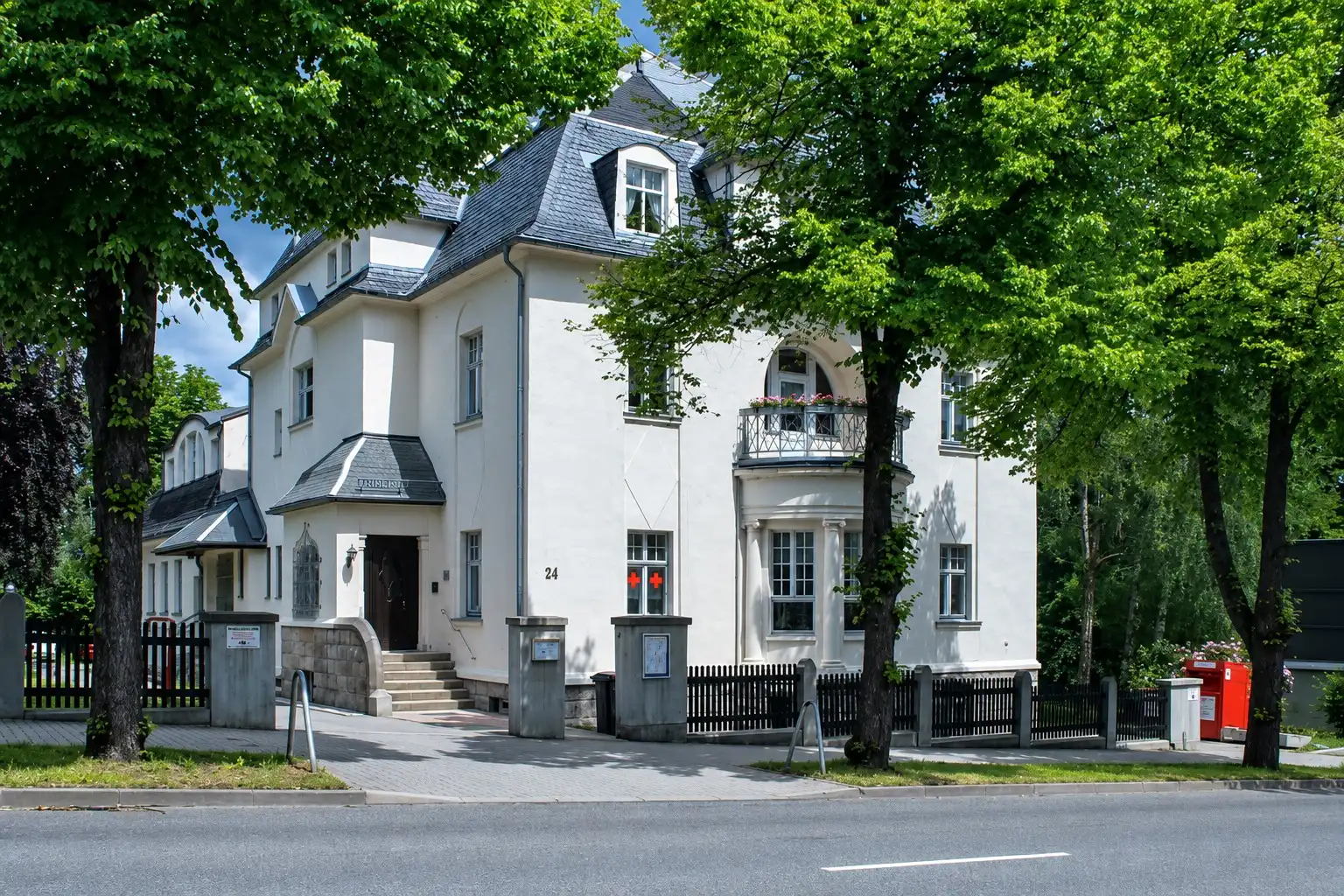 Images Historische villa in jugendstil met grote tuin in Auerbach, Saksen