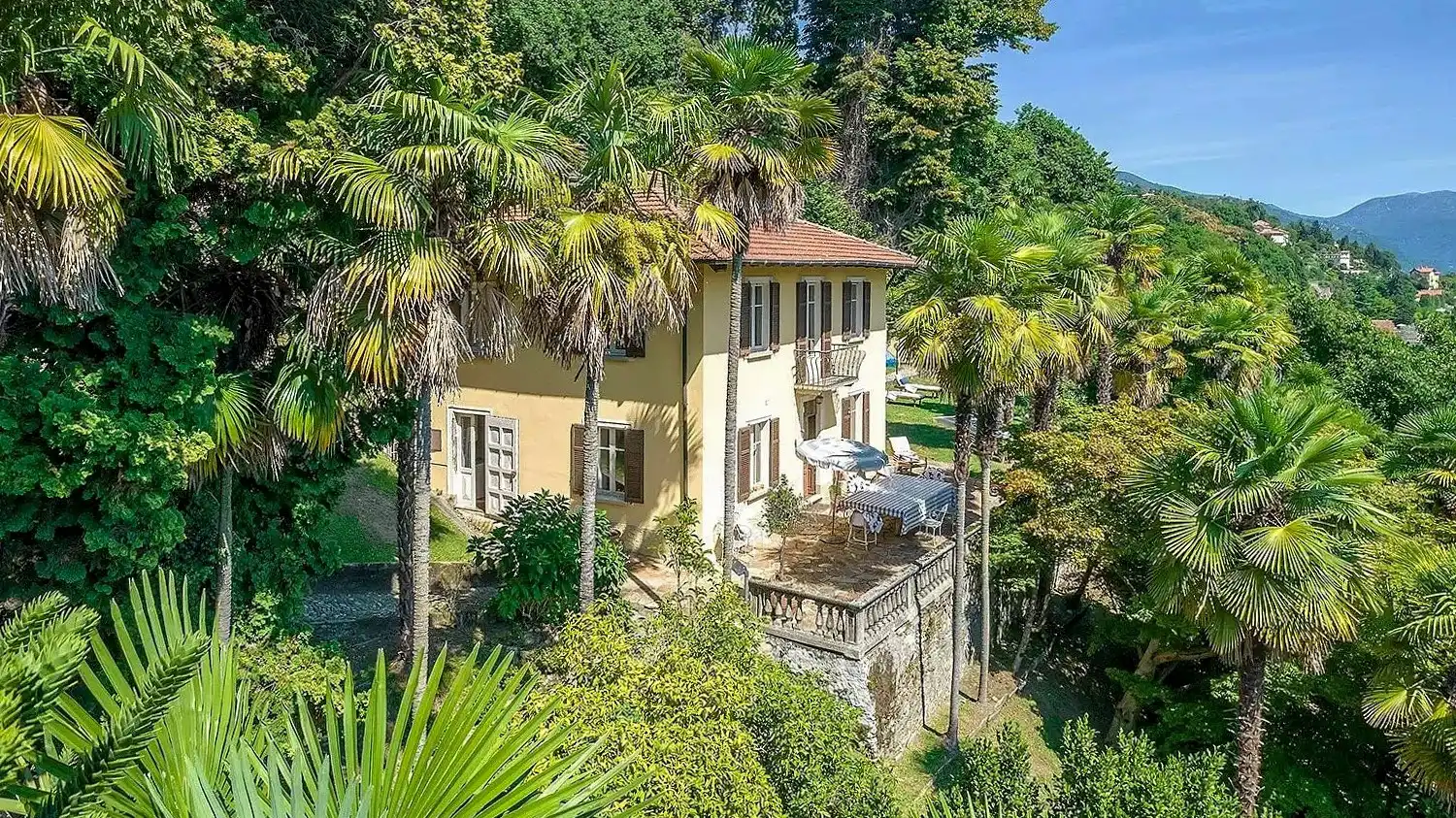 Photos Villa Con Parco E Spiaggia Privata Sul Lago Maggiore