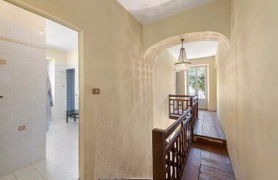 Villa historique à vendre 28824 Oggebbio, Piémont:  Escalier