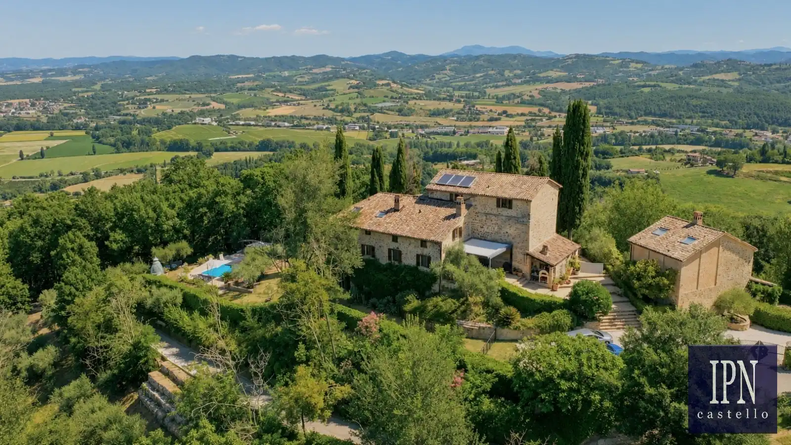 Photos Casale restauré avec vue panoramique près de Montone